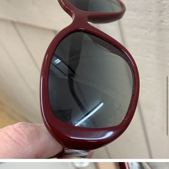 BURBERRY Sunglasses with Case - Picture 9 of 9